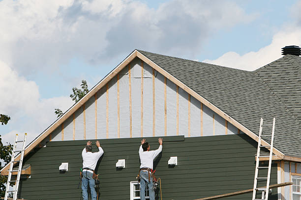 Professional Emergency Siding Repair technician working in Kempton, PA